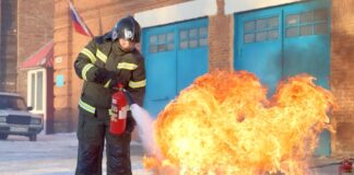 В Камне-на-Оби отметили день рождения огнетушителя