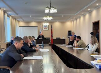 В критиканском экстазе прошла сессия городских депутатов Камня-на-Оби