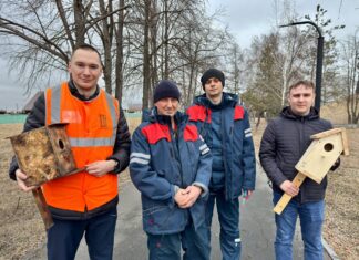 Каменские железнодорожники отметили международный День птиц установкой новых скворечников
