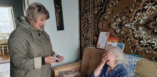 ЧТОБЫ ПОМНИЛИ: В Каменском районе в преддверии Дня Победы труженикам тыла вручают юбилейные медали