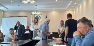 ПУСТАЯ КОРОНА: каменские городские депутаты не смогли выбрать спикера, «подвесив» работу ГСД