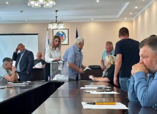 ПУСТАЯ КОРОНА: каменские городские депутаты не смогли выбрать спикера, «подвесив» работу ГСД
