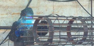 В Камне-на-Оби закладывают основание фундамента под строительство новой поликлиники. Вести-Алтай