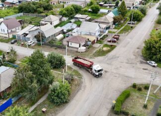 Жители частного сектора в Камне-на-Оби борются с большегрузами. Репортаж Вести Алтай