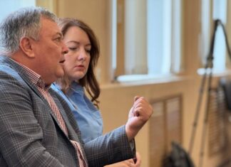 ГОРОД ВСТАЛ КОЛОМ: Кризис безвластия подвесил множество рабочих вопросов, касающихся жизнедеятельности Камня-на-Оби