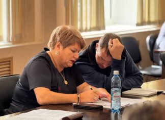 Как каменские депутаты не смогли с третьей попытки выбрать себе предводителя. Видео
