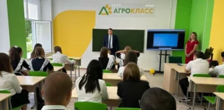 Учителя агроклассов познакомились с работой ведущих предприятий агропромышленного комплекса столицы Алтайского края