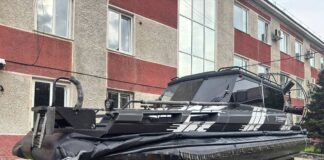 Камень-на-Оби получил новую аэролодку для транспортного сообщения с селами заречья. Вести-Алтай
