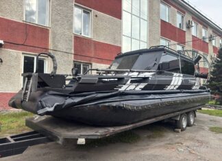 Камень-на-Оби получил новую аэролодку для транспортного сообщения с селами заречья. Вести-Алтай