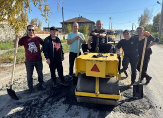 Меньше слов, больше дел: каменские тепловики своими силами отремонтировали несколько городских улиц. Видео
