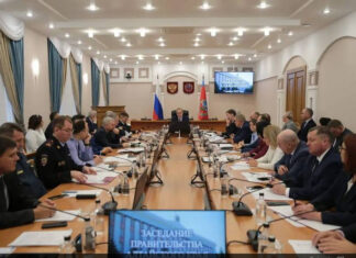 Губернатор Алтайского края поручил найти дополнительные возможности финансирования программы обеспечения жильем детей-сирот