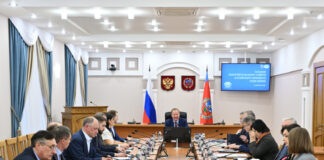 Губернатор Алтайского края Виктор Томенко провел заседание попечительского совета краевого отделения Русского географического общества