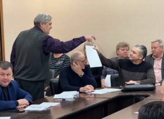 О сессии каменских депутатов: бюджет — с пополнением, водоканал — без хозяина. Видео