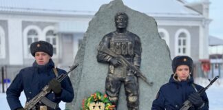 В Камне-на-Оби в День Героев Отечества открыли новый мемориал. Фоторепортаж