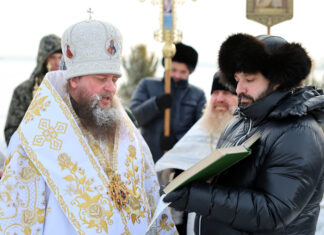 В Камне-на-Оби прошел праздник Крещения Господня. Что это значит?