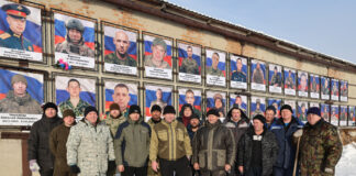 Без госпрограмм и бюджетных денег жители Камня-на-Оби возводят народный мемориал. Вести-Алтай