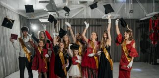 В Камне-на-Оби состоялся первый выпускной модельной школы «ART-MODELS»