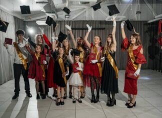 В Камне-на-Оби состоялся первый выпускной модельной школы «ART-MODELS»