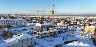 Кадры, новая поликлиника, парковка: каким был 2025 год и что ждет каменскую больницу? Видео