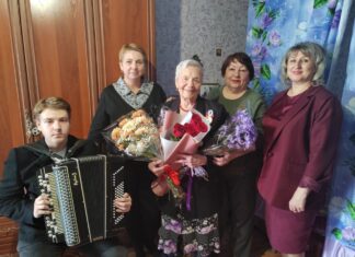Жительница Камня-на-Оби Фрида Гуськова отпраздновала 90 лет