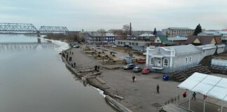 В Камне-на-Оби обрушилось больше 15 метров набережной