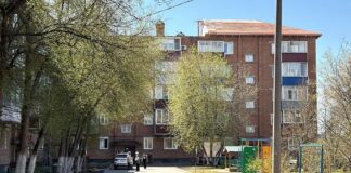 В Камне-на-Оби начал трескаться двор, благоустроенный за 3 млн по национальному проекту.