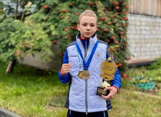 Валерия Лазебных из Камня-на-Оби выиграла золотую медаль первенства России по боксу