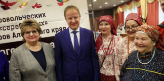 В 64 муниципалитетах Алтайского края добровольцы старшего возраста реализуют социально значимые проекты