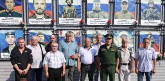 В Камне-на-Оби на Народном мемориале наградили отцов участников СВО