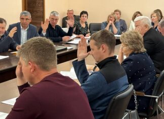 Пародия на заседание: как прошла сессия Каменского горсовета — видео