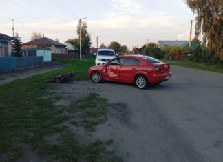 В Камне-на-Оби подросток без прав и на незарегистрированном мопеде совершил ДТП