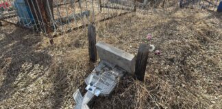 Родители подростков возместят ущерб за погром на ветеранском кладбище в Камне-на-Оби