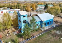 Жители Камня-на-Оби возвращают к жизни старую Церковь в Новоярках. Видео Вести-Алтай