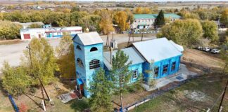 Жители Камня-на-Оби возвращают к жизни старую Церковь в Новоярках. Видео Вести-Алтай